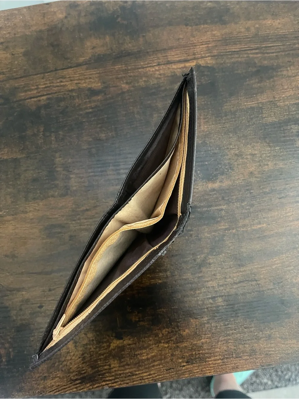 N/A compact brown